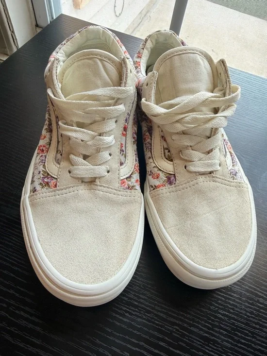 Vans Women’s 7.5 Old Skool Cream Floral Skate Sneakers - Picture 1 of 10